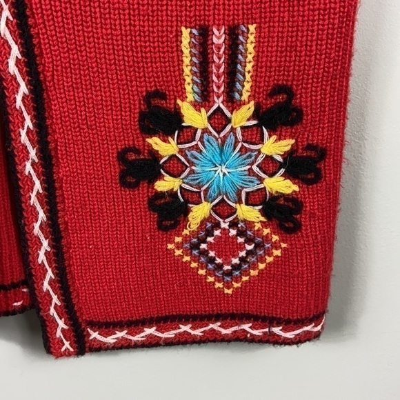 Vintage 70’s Hand Made Folk Art Floral Embroidered Knit Sweater Vest Size L - Picture 7 of 12